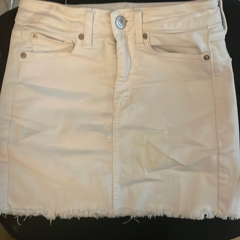 American eagle low rise white jean skirt